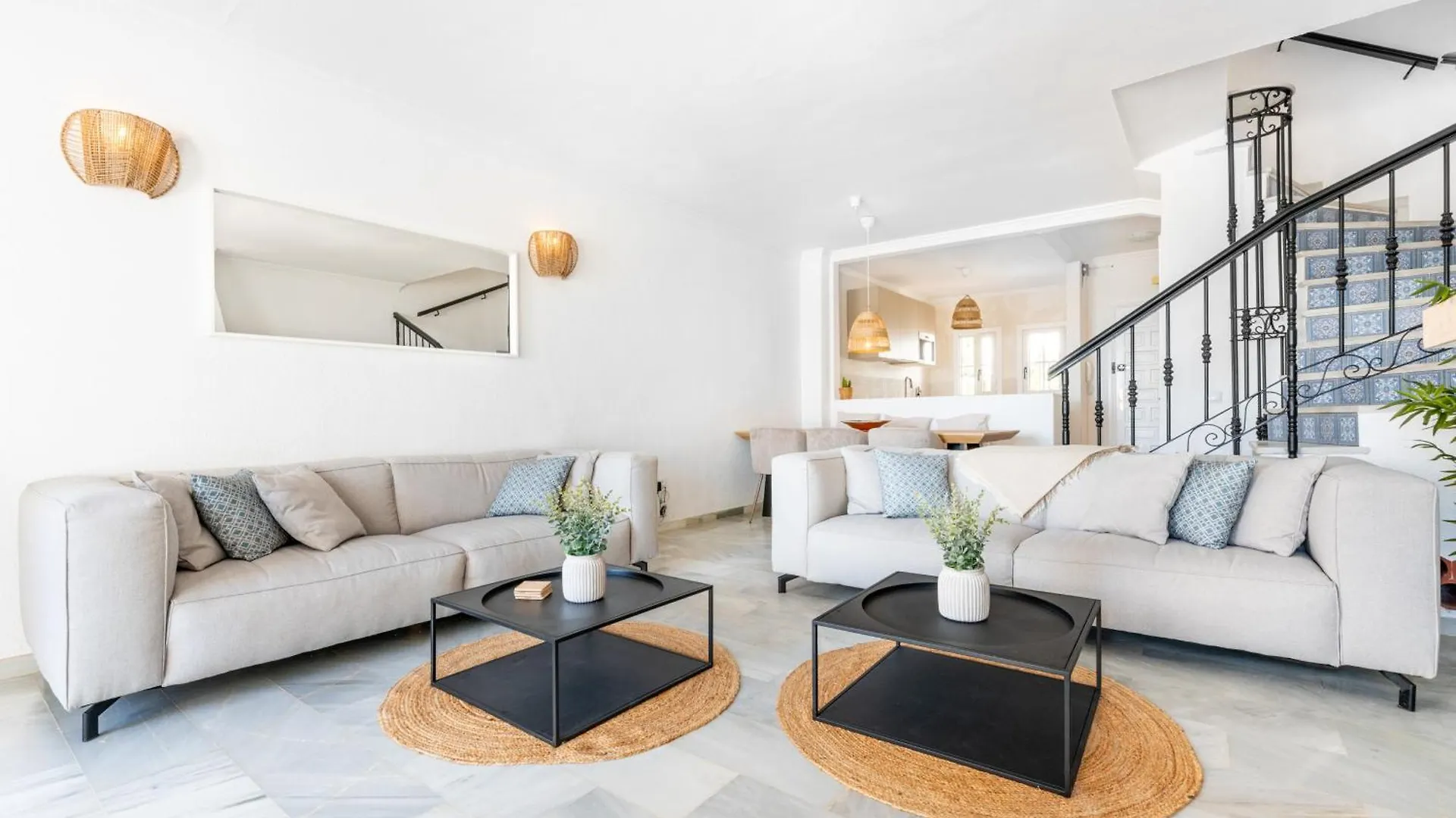 Casa De La Buena Vida - 3 Bedroom Townhouse With Sea View Benalmadena Holiday home