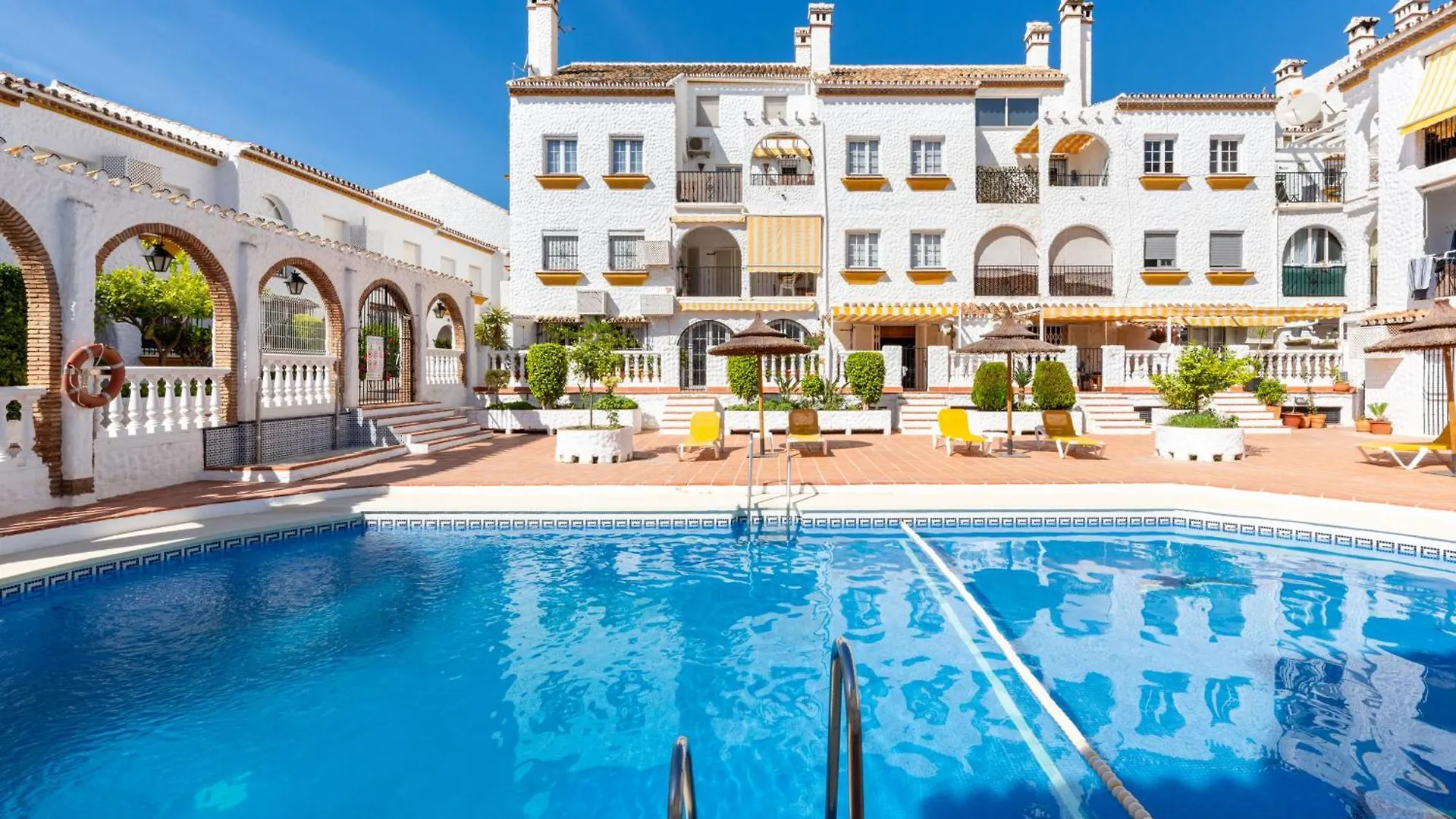 Casa De La Buena Vida - 3 Bedroom Townhouse With Sea View Benalmadena 0*,  Spain