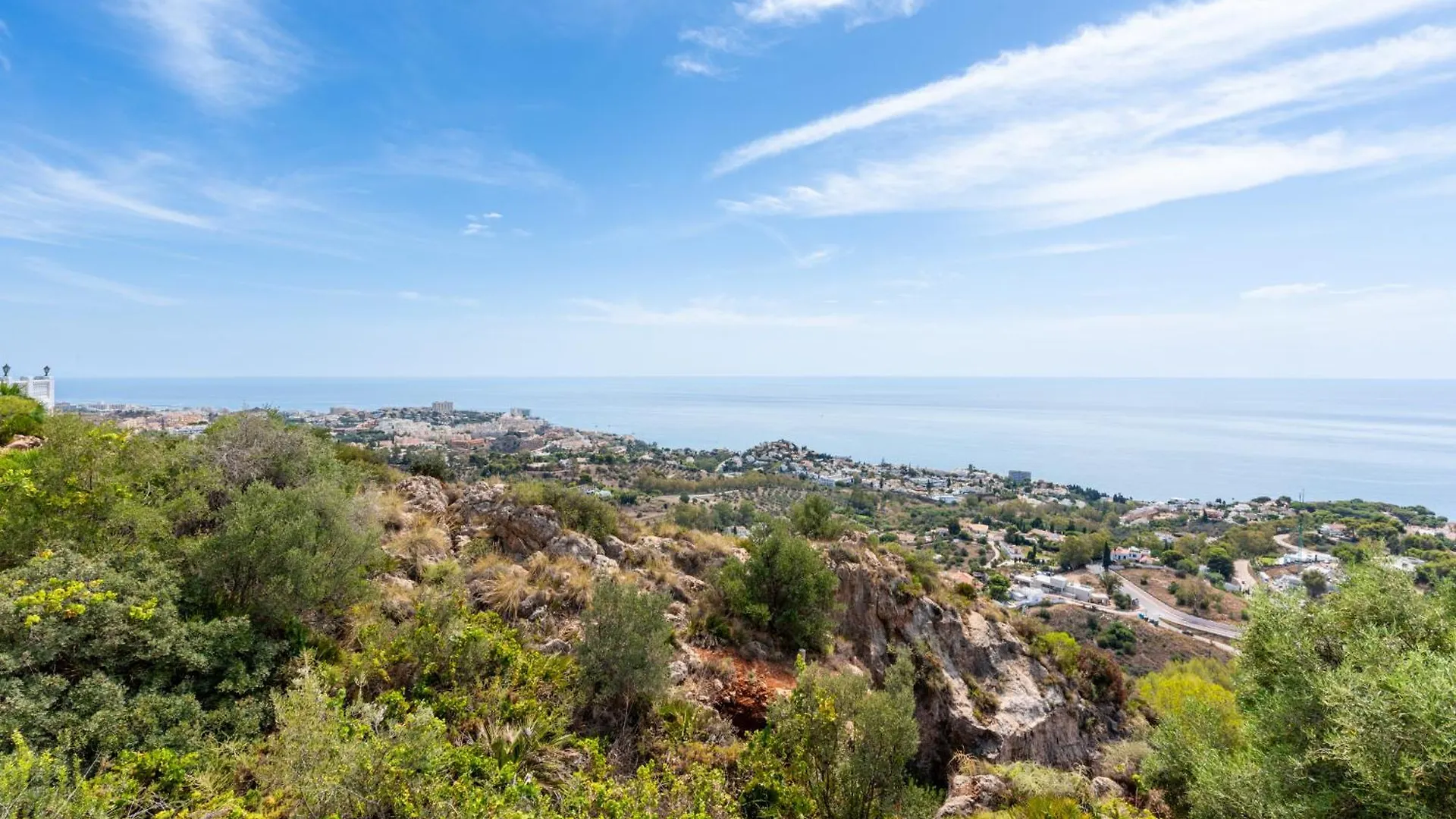 Casa De La Buena Vida - 3 Bedroom Townhouse With Sea View Benalmadena 0*,  Spain